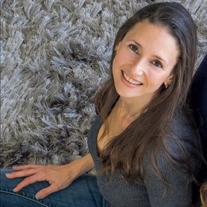 Meet your Posher, Aline